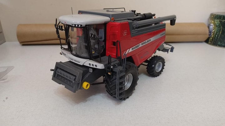 Miniatura Colheitadeira Massey Ferguson 73458- 1/32
