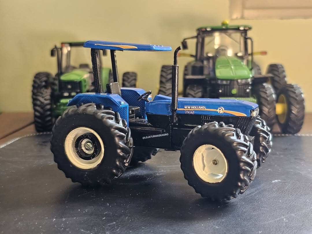 Miniatura New Holland 7630 (Versão Artesanal) - 1/32