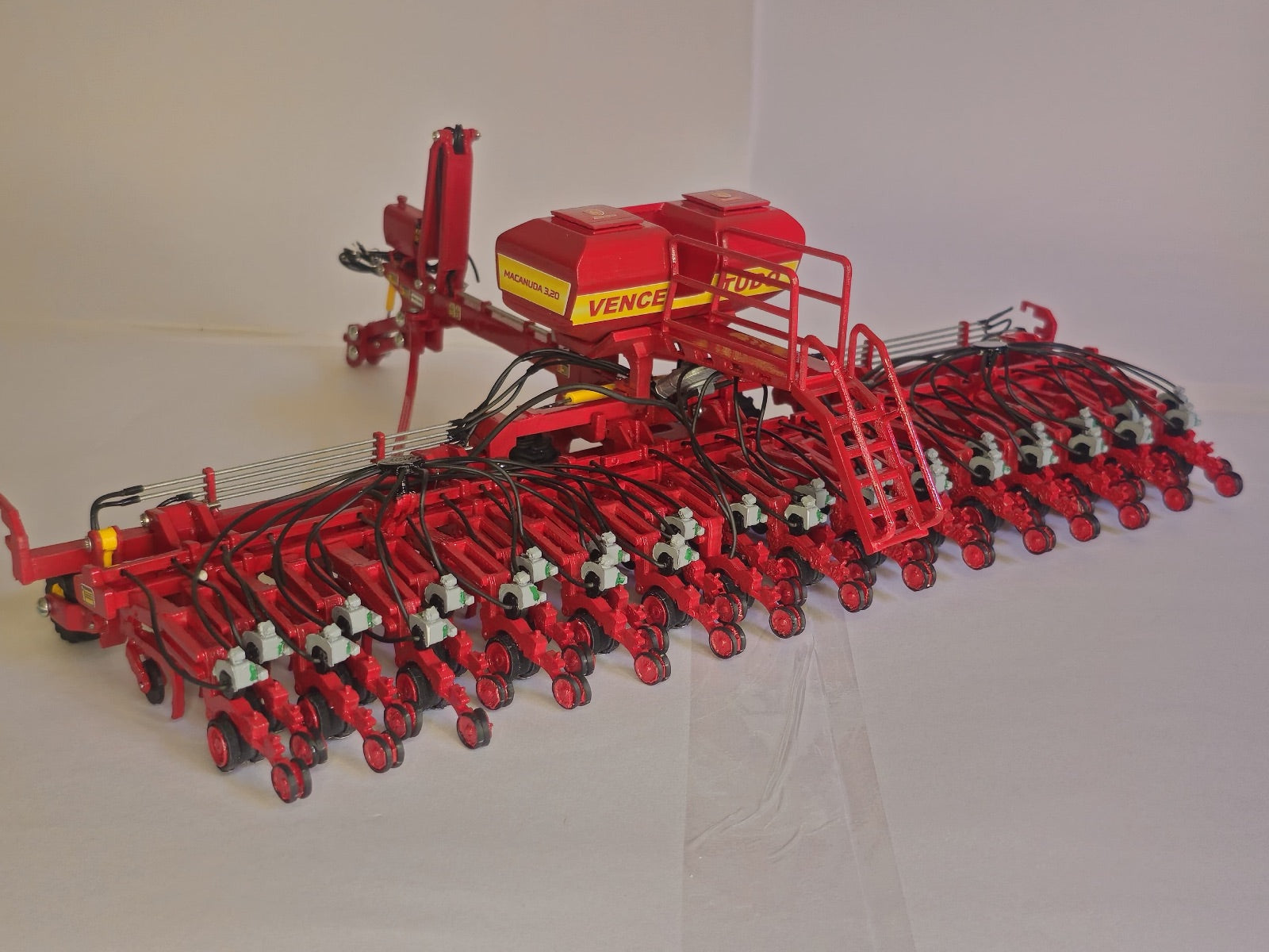 Miniatura Plantadeira Vence Tudo Macanuda 3,20 - 1/32