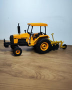 Lançamento - Miniatura Valmet 880 + Arado 3 Bacias. Escala: 1/32