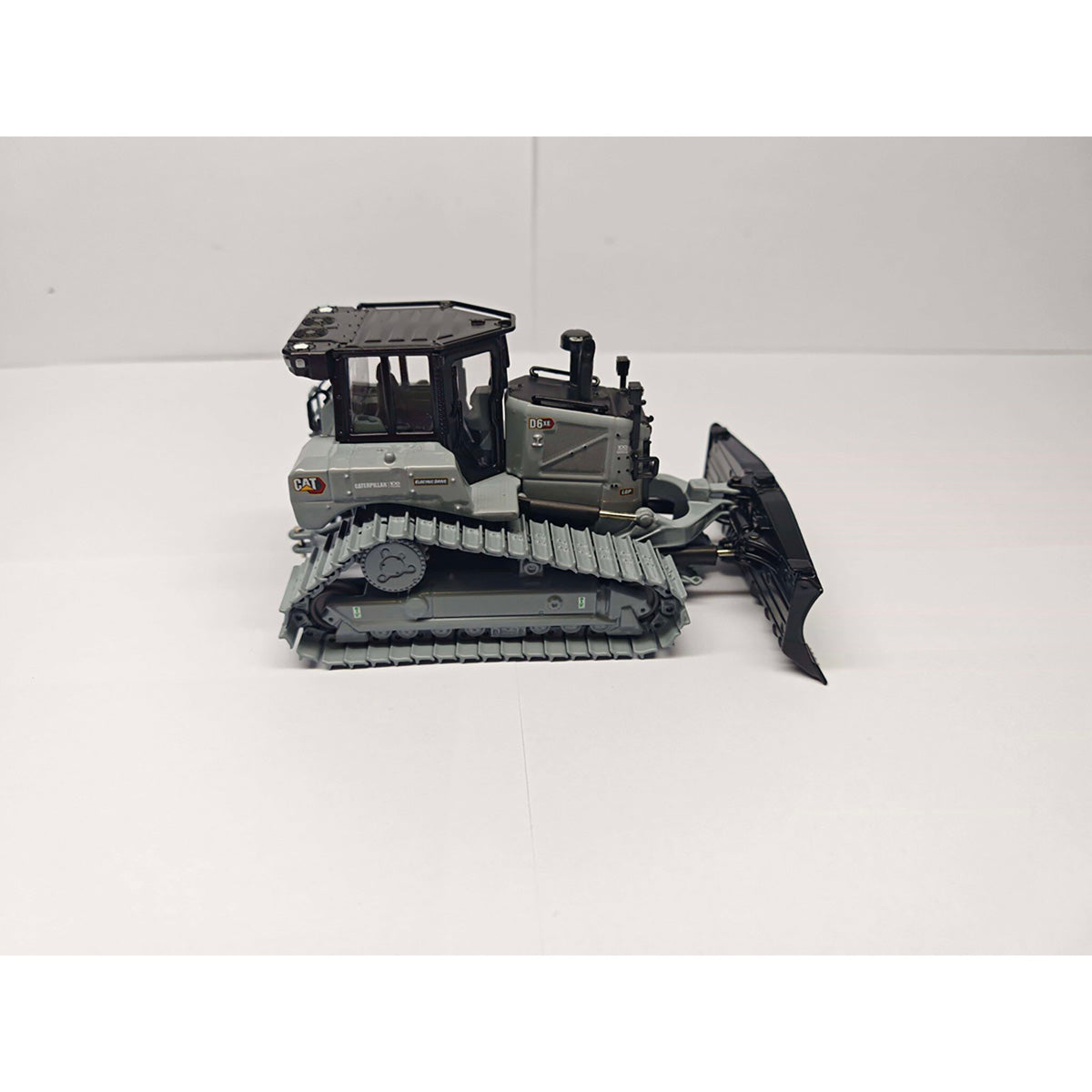 Miniatura Colecionavel - Trator de esteira CAT D6 XE LGP - Escala 1:50